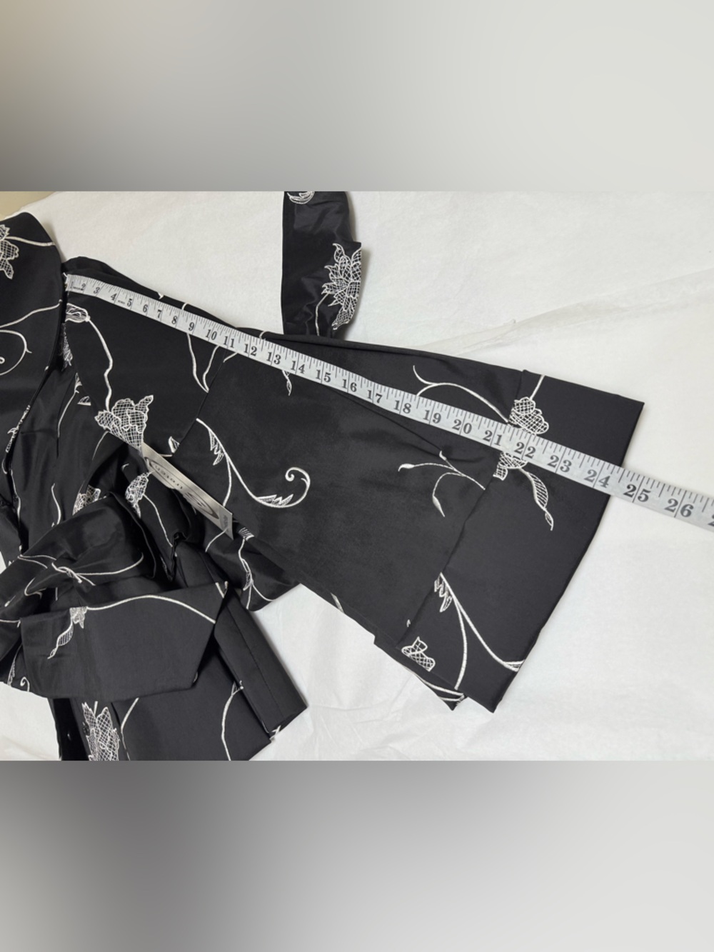 💥 NwT: Samuel Dong Black Floral Belted Jacket with White Embroidery⭐️ - Picture 8 of 12